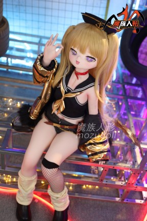 MOZU 新作アニメラブドール 贝蒂 130cm 新品キャンペーン 一つ硬めビニールヘッド+一つ軟性tpeヘッド+TPE製ボディ宣伝画像と同じ制服も付属