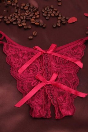 セクシーな下着 | セクシーなレースのストラップと開き裂きのある蝶のパンティー